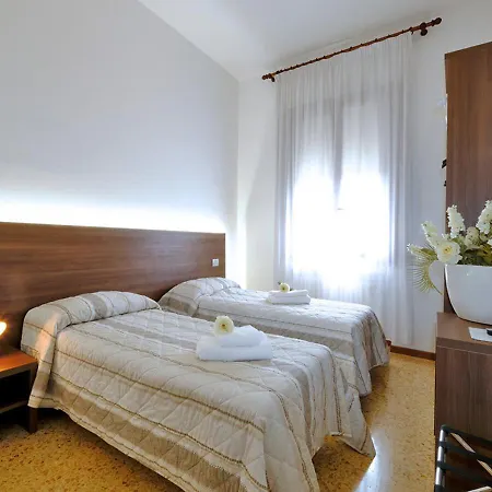 Al Santuario 2* Peschiera del Garda