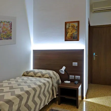 Otel Al Santuario 2*