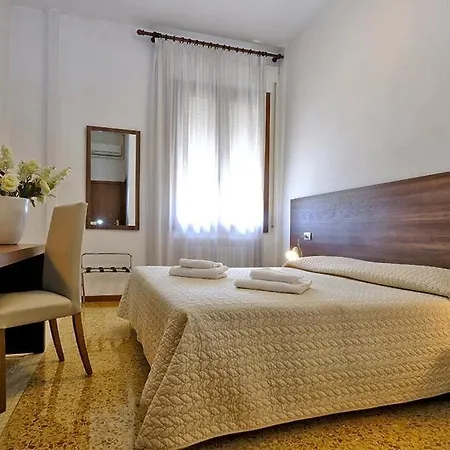 Otel Al Santuario Peschiera del Garda