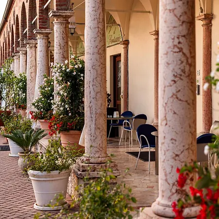 Al Santuario Hotel Peschiera del Garda